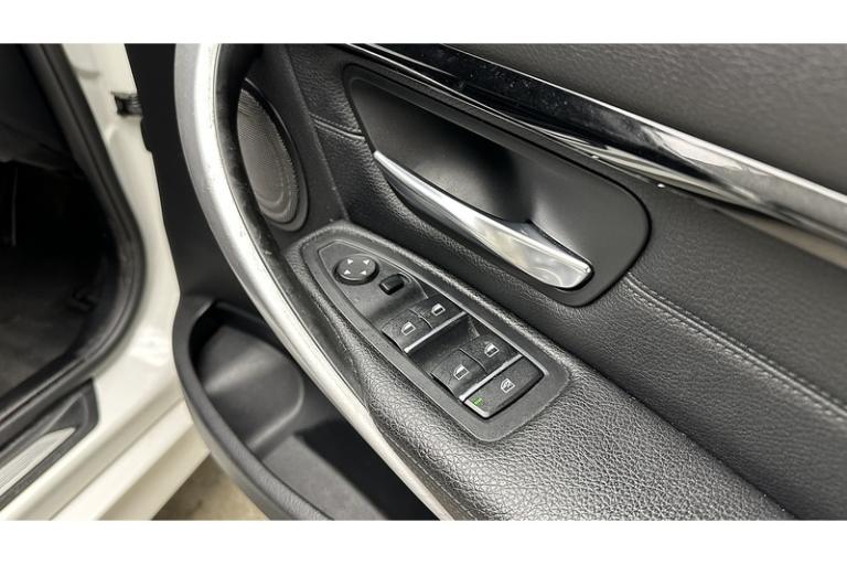 2018 BMW 3 Series 2.0 320i M Sport Shadow Edition Touring 5dr Petrol Auto Euro 6 (s/s) (184 p Est...