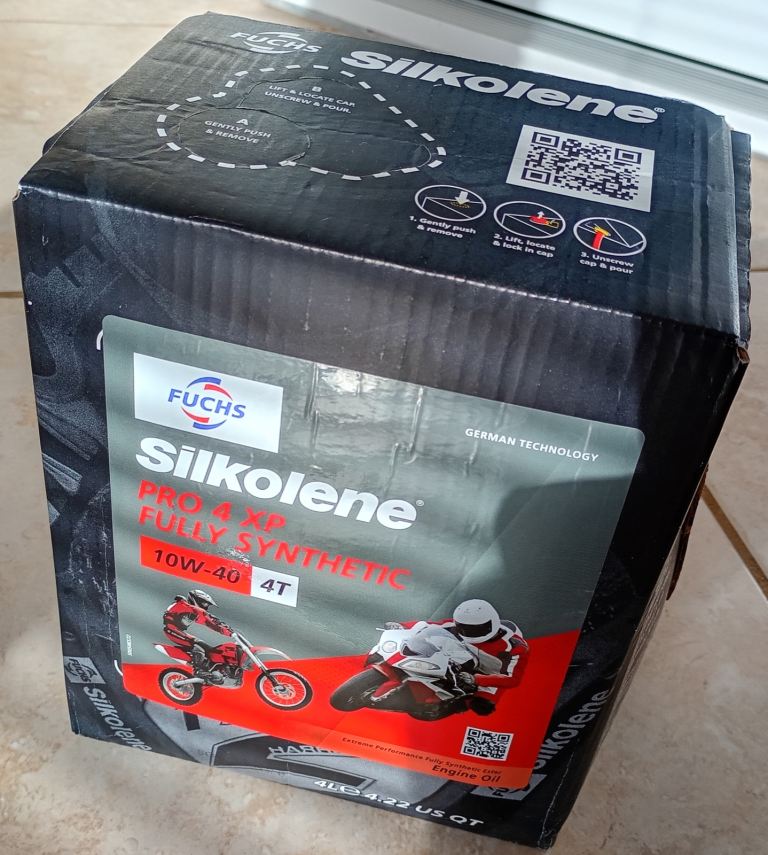 Fuchs Silkolene Pro4 10-40 fully synthetic engine oil