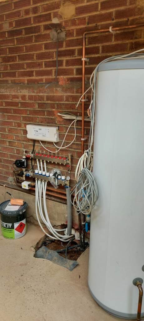 PLUMBER BOILER INSTALLATION REPAIRS GAS SAFE  HEATING ENGINEER  UNDE