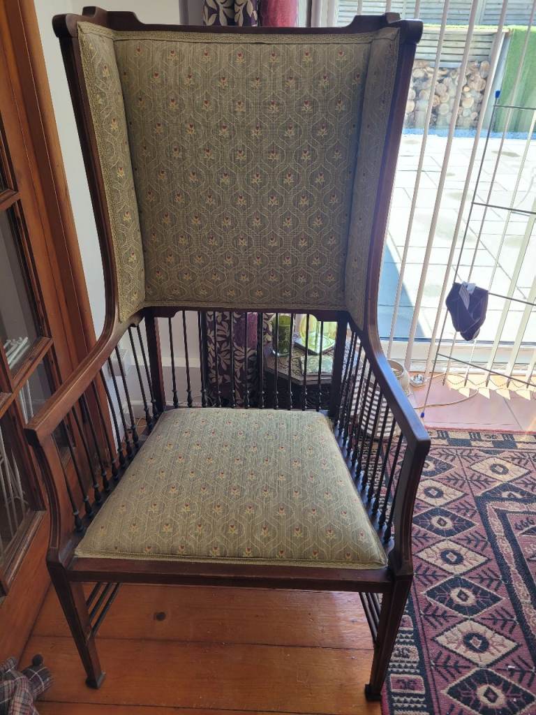 ANTIQUE CHAIR HIGH BACKED SPINDLE FILLED ANTIQUE CHAIR