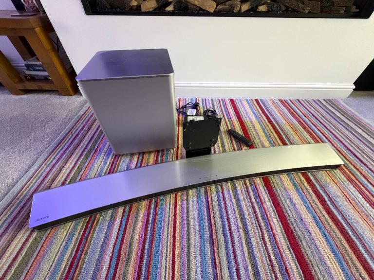 Samsung HW-H7501 Curved, powered home theater sound bar with wireless subwoofer