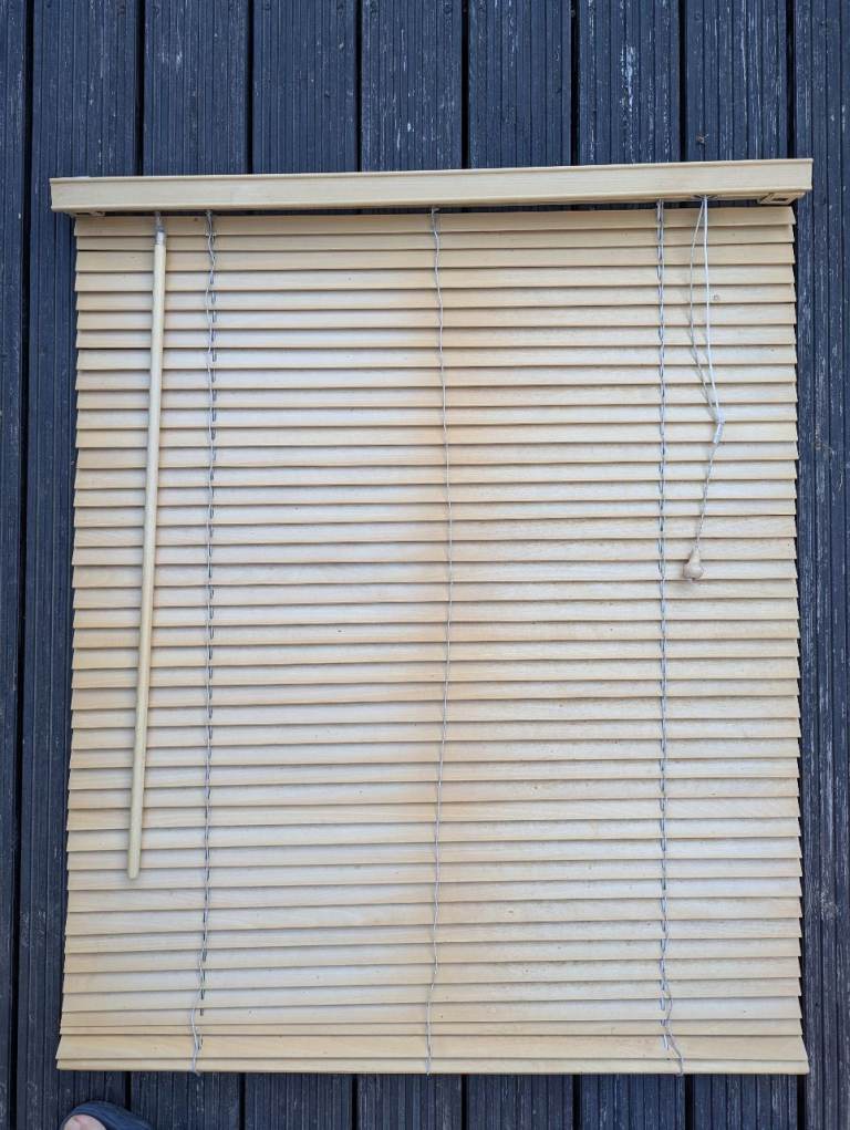 Wooden Venetian Blind – 82cm x 98cm
