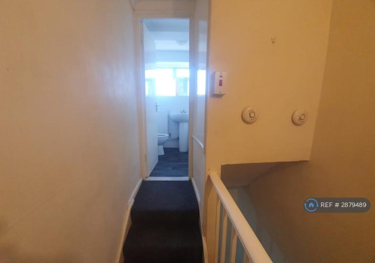 2 bedroom house in Cowick Road, London, SW17 (2 bed) (#2879489)