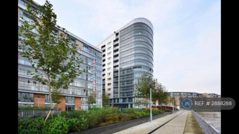 2 bedroom flat in Admirals Tower, London, SE10 (2 bed) (#2888288)