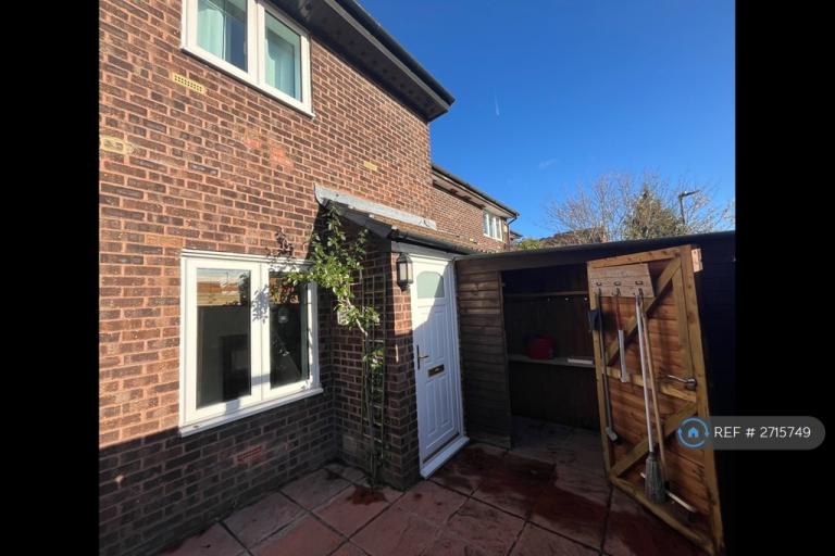 1 bedroom house in Isleworth, Isleworth, TW7 (1 bed) (#2715749)