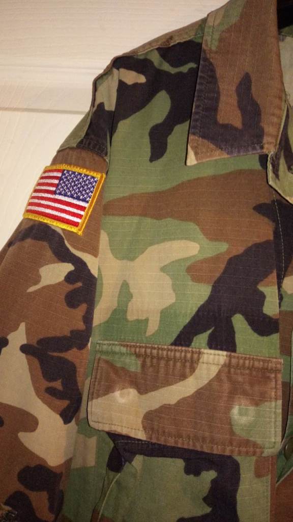 US ARMY PATCH CAMOUFLAGE FIELD MILITARY JACKET SIZE L