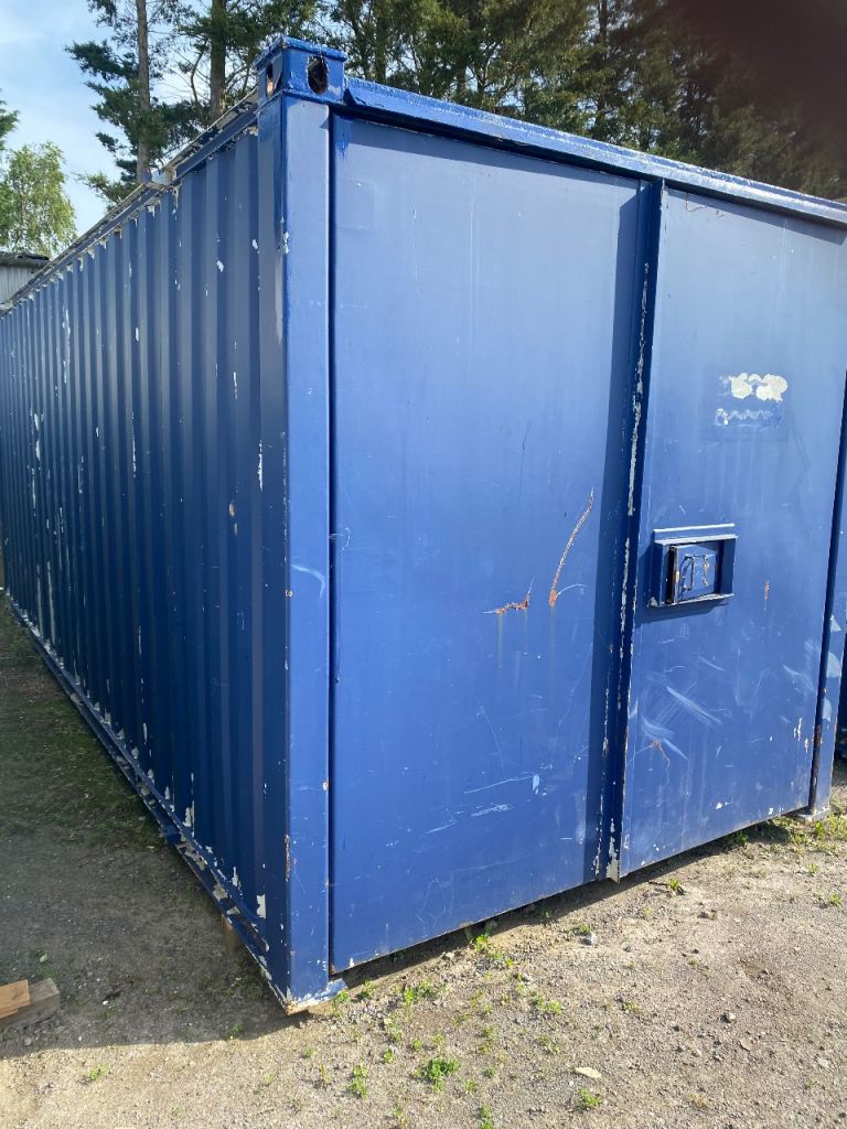 For sale 21’ x 9’ Shipping Container 