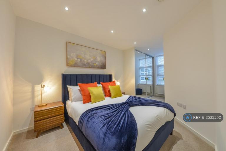 1 bedroom flat in Keystone House, St. Albans, AL1 (1 bed) (#2633550)