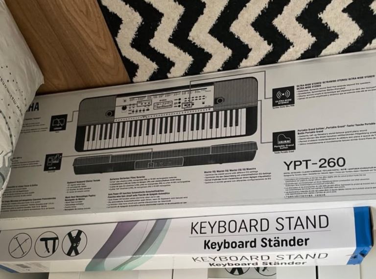 image for Yamaha Keyboard YPT-260