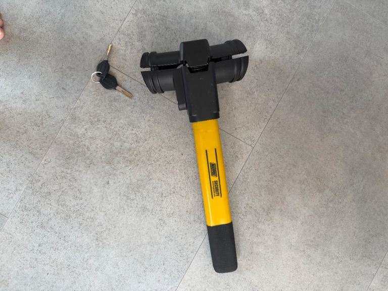 Maypole Steering Wheel Lock