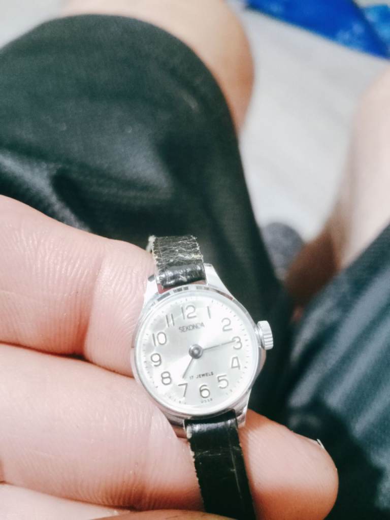 Small Vintage Mechanical Watch – Silver Face, Black Strap