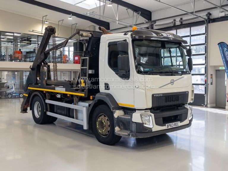 2018 (18) VOLVO FL 250 4X2 SKIP LOADER