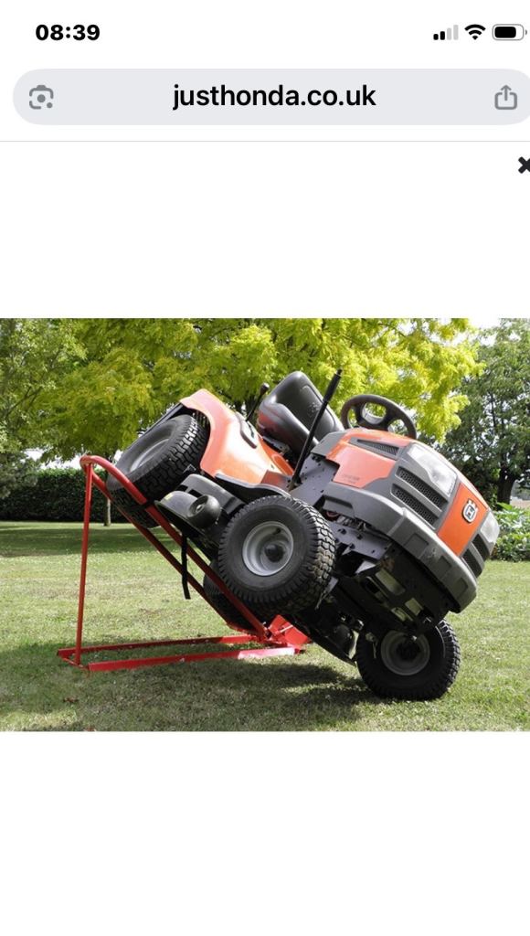 Cliplift Hydraulic Side Lift for Ride-on Mowers and Garden Tractors'