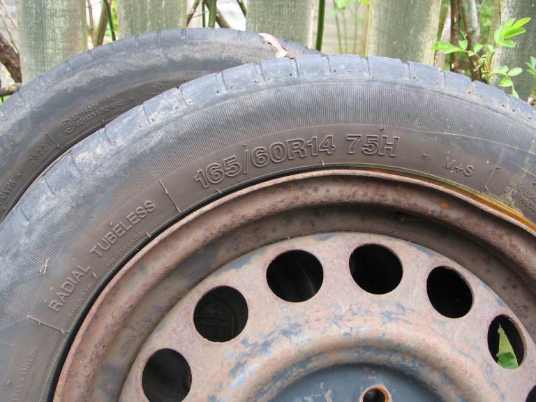 FREE. 2 rims & tyres MOT fail 165/60R14 - 75H Airtight. fit Suzuki wagon R or Vauxall Agila