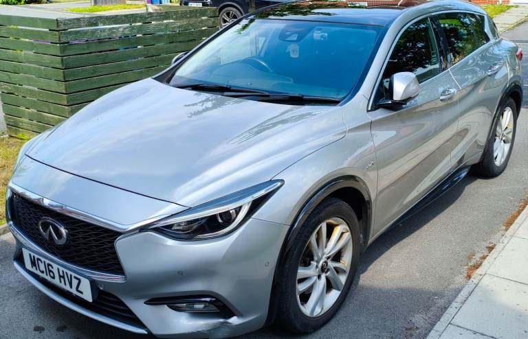 Infiniti, Q30, Hatchback, 2016, Semi-Auto, 2143 (cc), 5 doors