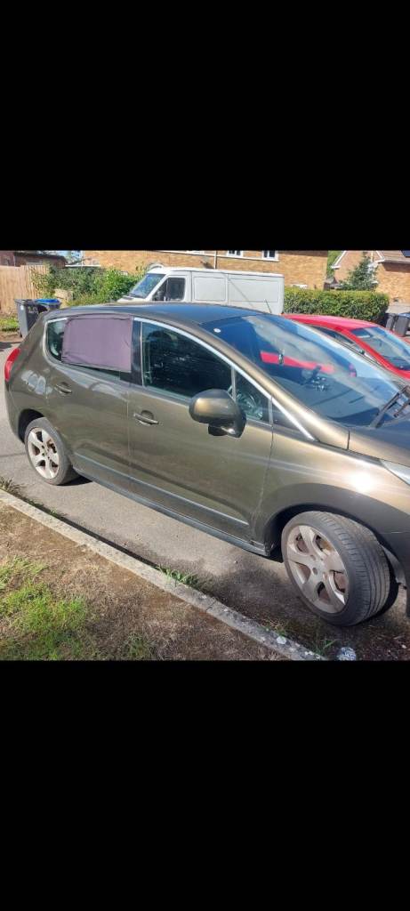 Peugeot, 3008, Hatchback, 2011, Semi-Auto, 1560 (cc), 5 doors