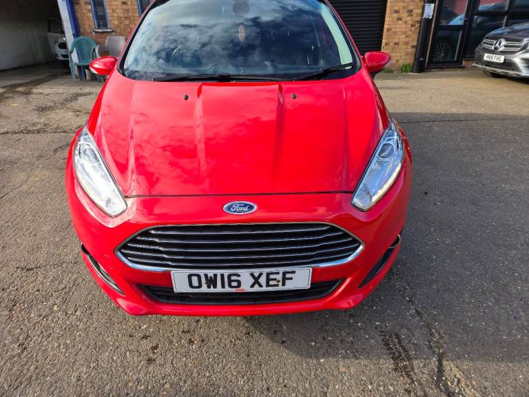 2016 Ford Fiesta ecoboost titanium 