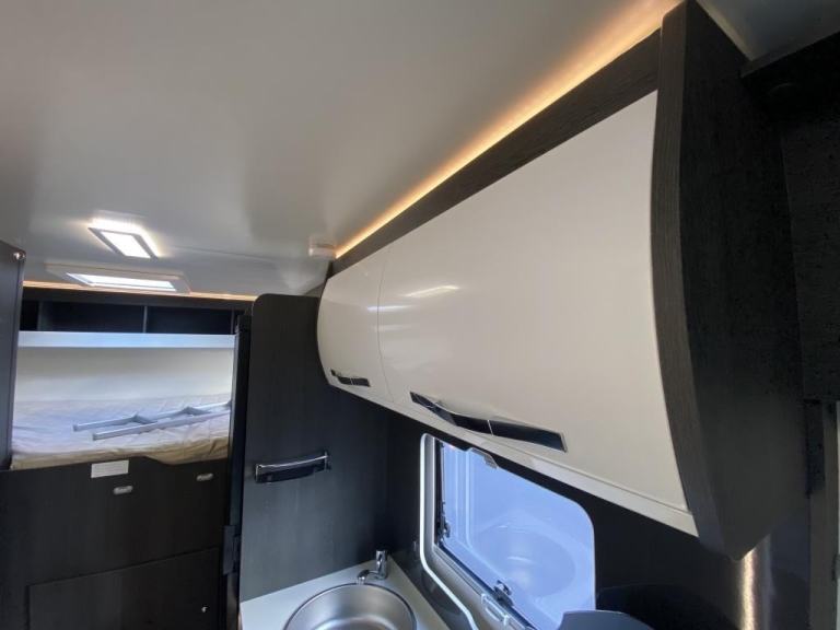 2021 (71) ROLLER TEAM ZEFIRO 690 FAMILY MOTORHOME