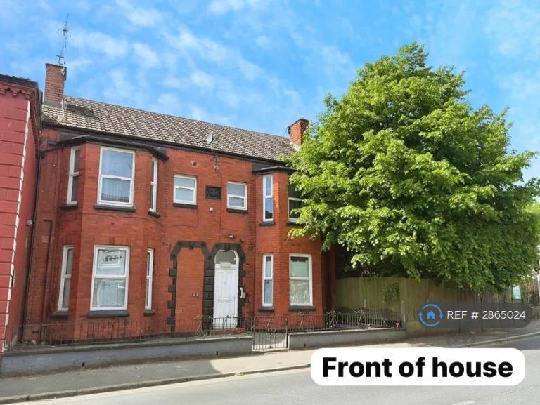 2 bedroom flat in Lower Breck Road, Liverpool, L6 (2 bed) (#2865024)