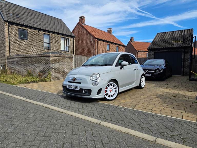 Abarth 500 Esseesse - Genuine Dealer-Fitted Esseesse. 