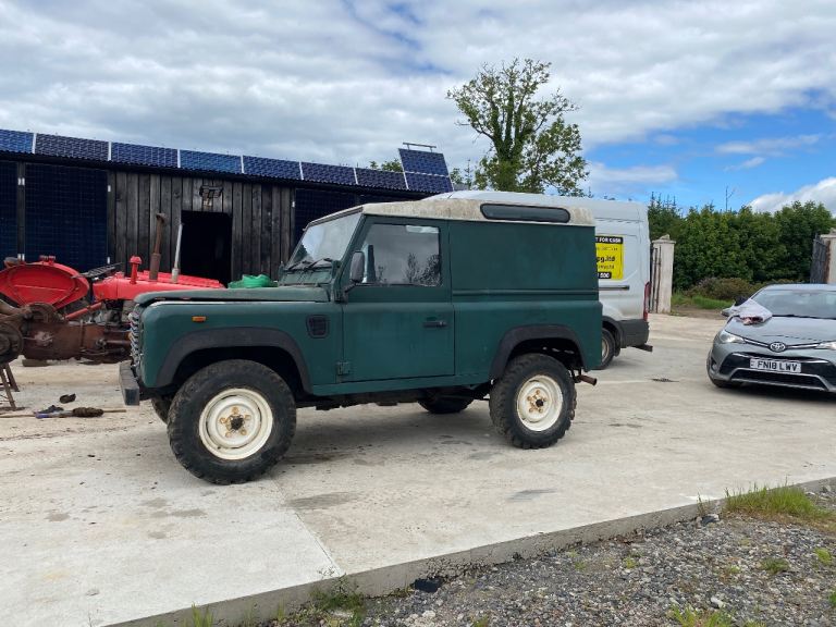 WANTED all Landrover Defenders and toyota Hilux 
