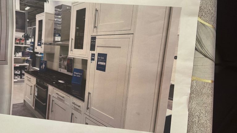 L Kitchen for sale (No work top or Appliances) OPEN TO OFFERS 