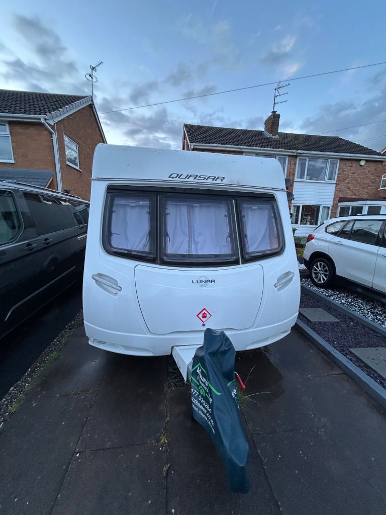 Lunar Quasar 4 birth caravan 