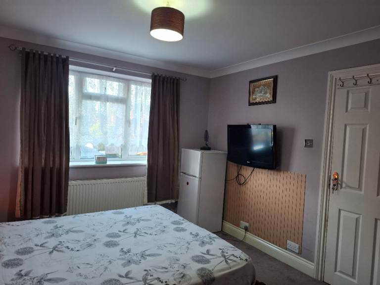 Double room for rent in Northolt 