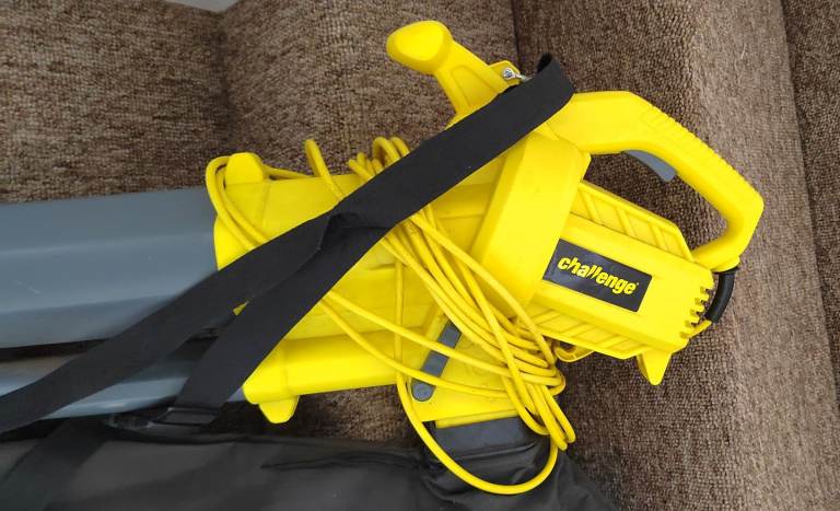 LEAF HOOVER BLOWER