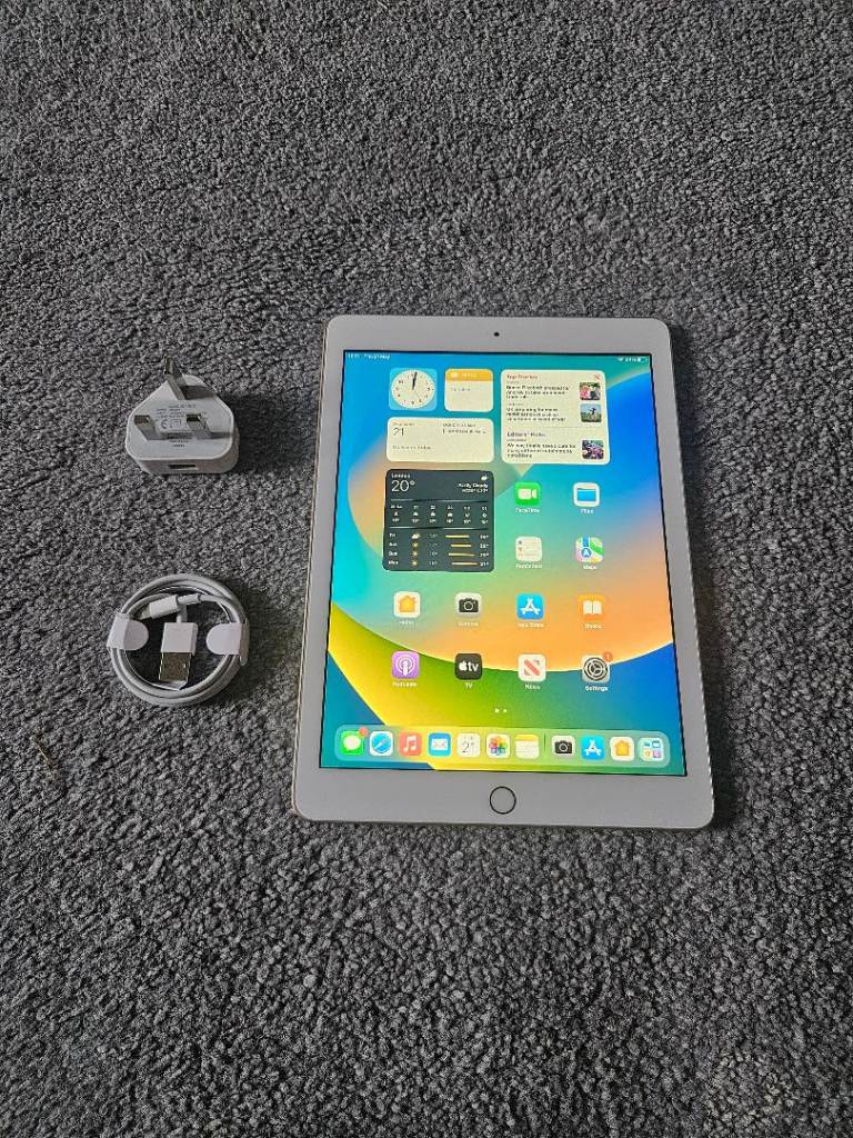 Ipad 5th Gen Wifi Gold 32GB Warranty I Pad