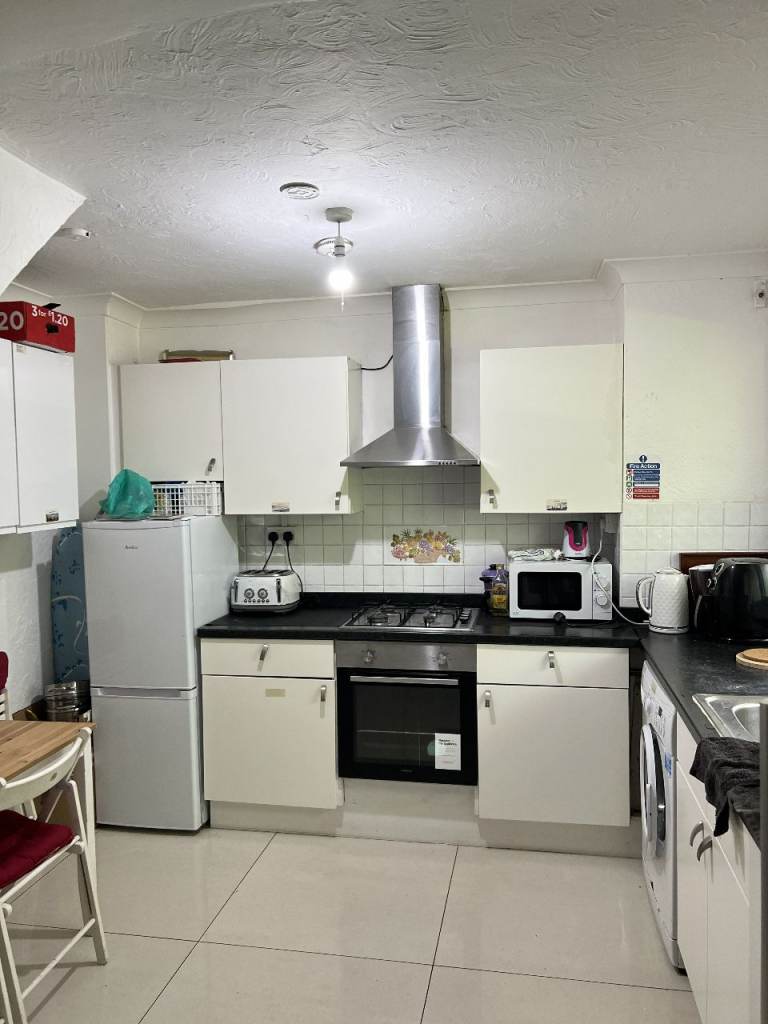 Spacious En-suite Room Roehampton – All Bills Included