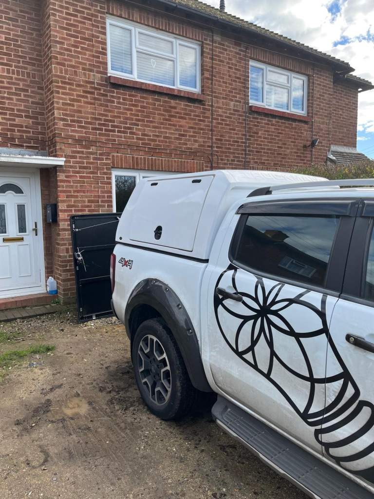 Truckman white canopy for ford ranger 