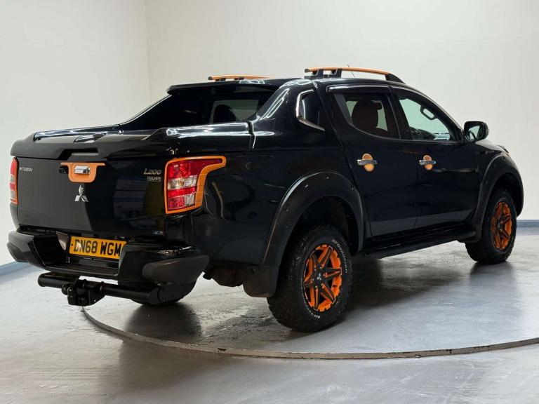 2018 Mitsubishi L200 2.4 L200 Barbarian SVP II DI-D Auto 4WD Pickup Diesel Automatic