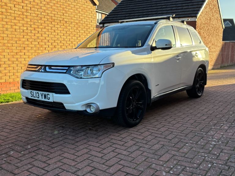 Mitsubishi, OUTLANDER, Estate, 2013, Manual, 2268 (cc), 5 doors
