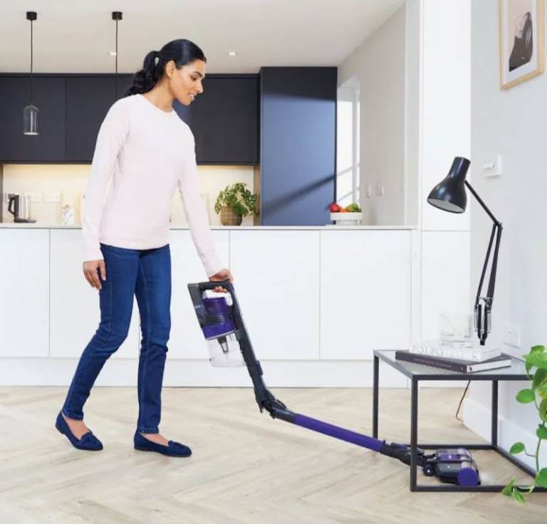 Shark IZ202UK Anti Hair Wrap Cordless Stick Vacuum Cleaner