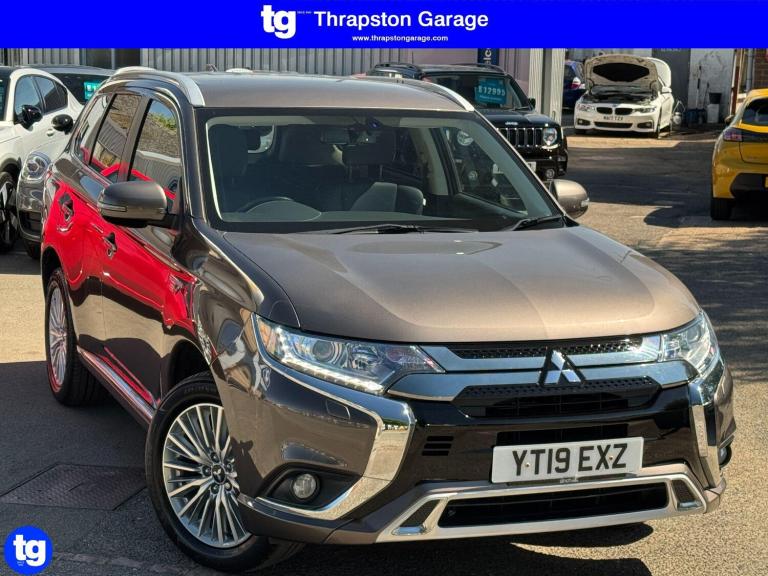 2019 Mitsubishi Outlander 2.4h TwinMotor 13.8kWh Juro CVT 4WD Euro 6 (s/s) 5dr ESTATE Petrol/Elec...