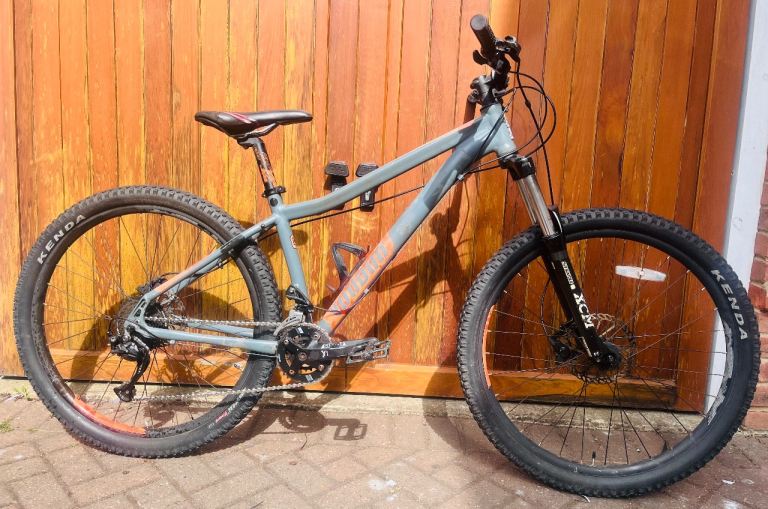 Voodoo Bantu Mountain Bike – 16” Frame – Hydraulic Disc Brakes – Shimano 24 Speed 
