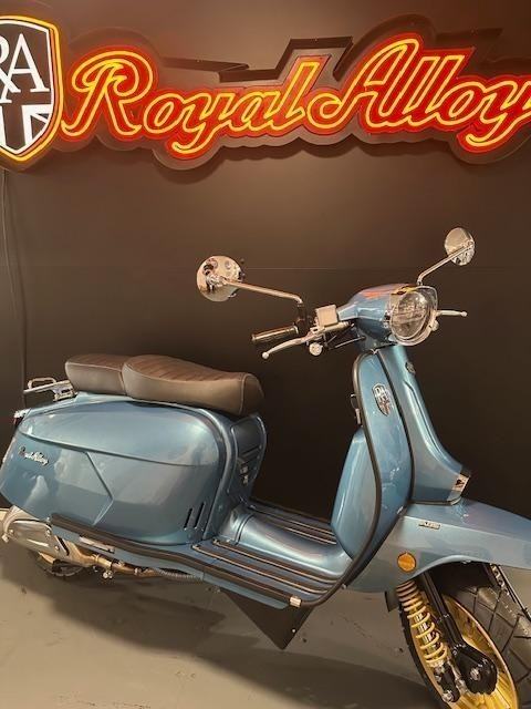 Royal Alloy GP 350 SE Automatic Classic Scooter 