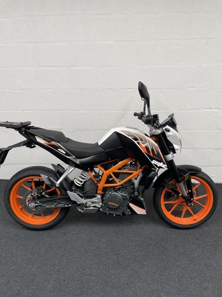 KTM 390 DUKE  Petrol Manual in White