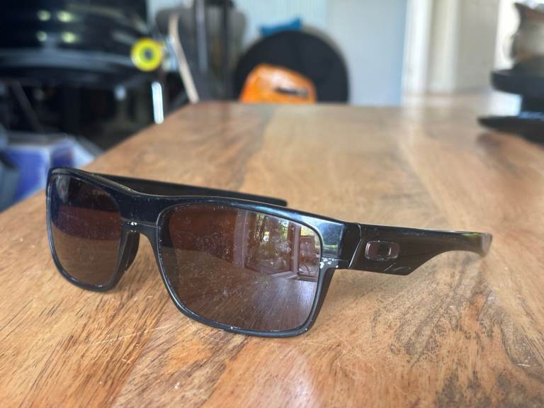 Fantastic Oakley TWOFACE Sunglasses Black with Gold Lenses