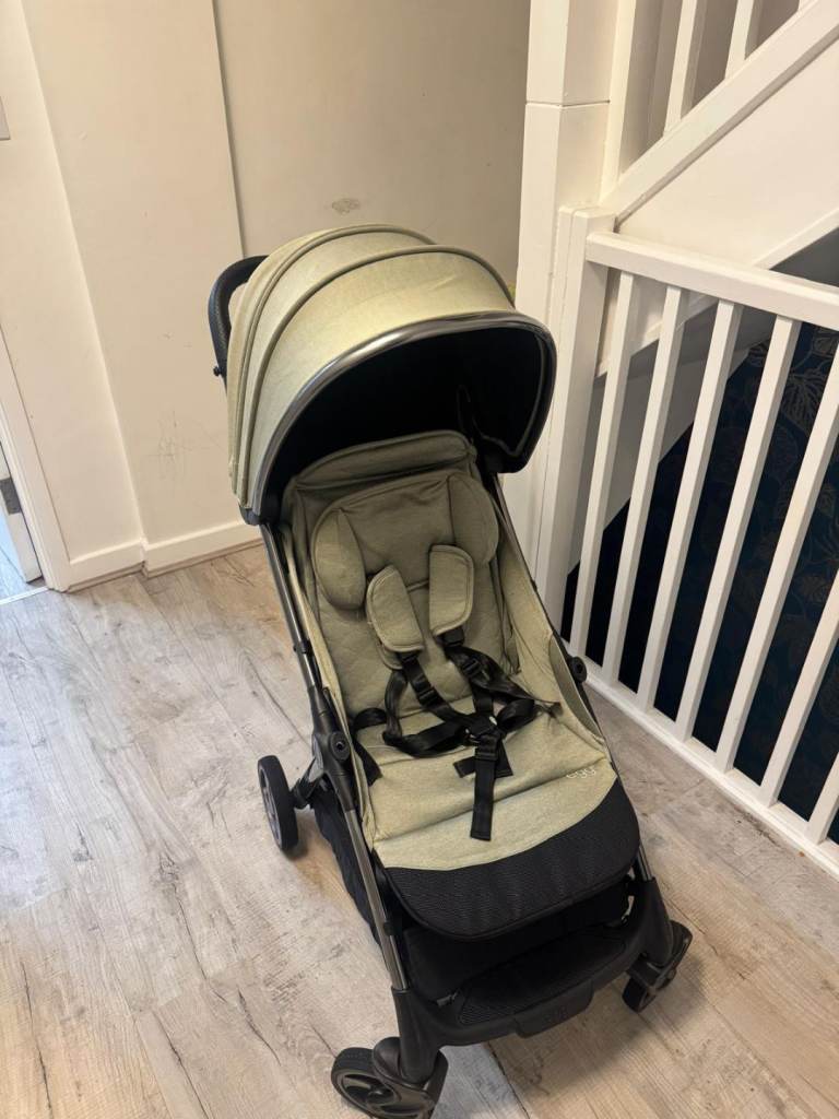 Egg Z Baby Stroller / Pushchair inc Footmuff Raincover