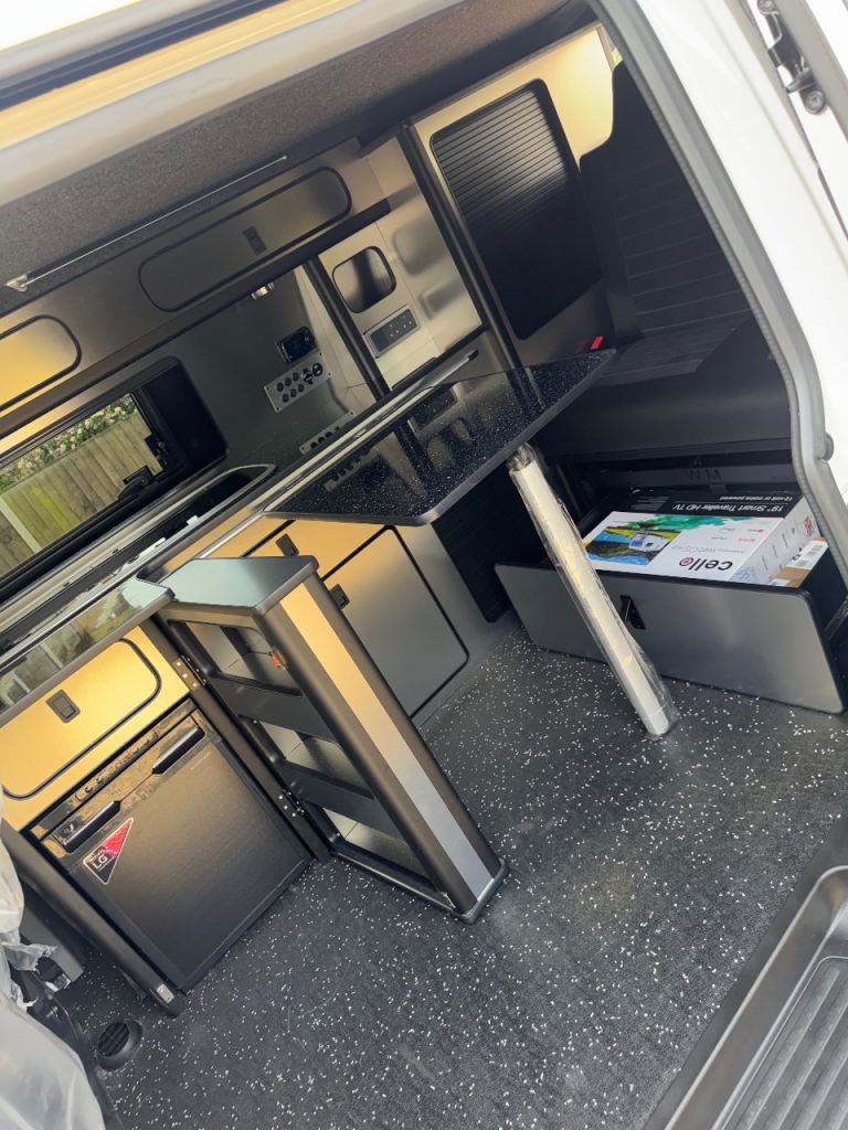 2024 t6.1 highline campervan (150) LWB 1 owner 9700 miles 