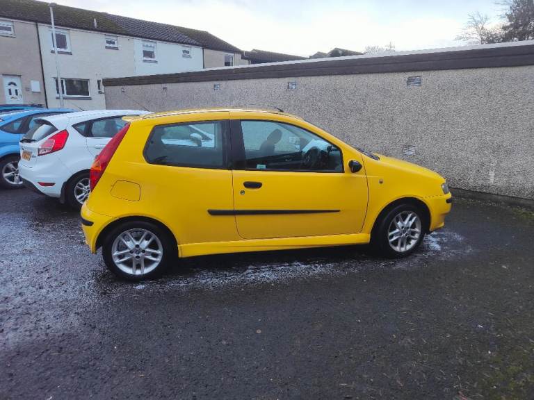 Fiat, PUNTO, Hatchback, 2002, Semi-Auto, 1242 (cc), 3 doors