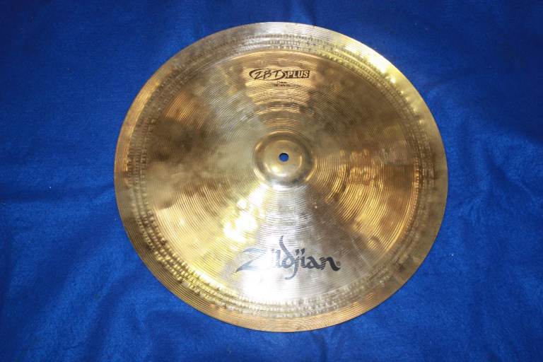 Zildjian ZBT Plus 18in China Cymbal ~ Weight 1401 grams ~ £50 ono