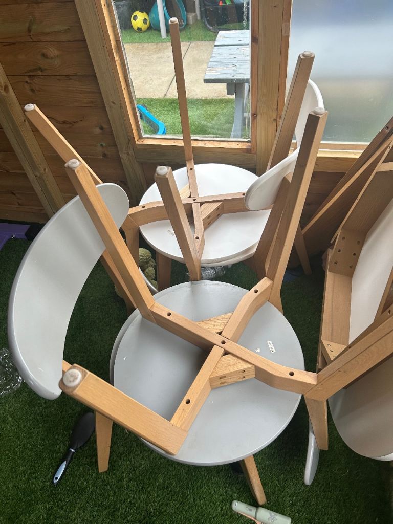 Free table and 4 chairs 