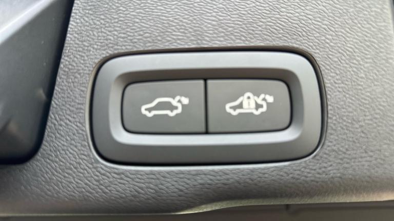 2025 Volvo XC60 2.0 B5 MHEV Plus Auto AWD Euro 6 (s/s) 5dr ESTATE Petrol/Electric Hybrid Automatic