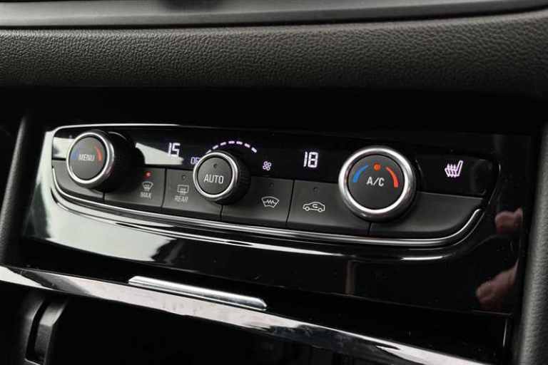 2023 Vauxhall Grandland 1.2 Turbo Ultimate 5dr Auto HATCHBACK PETROL Automatic