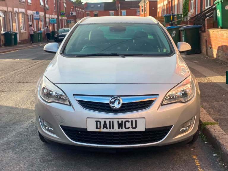 Vauxhall, ASTRA, Estate, 2011, Manual, 1956 (cc), 5 doors