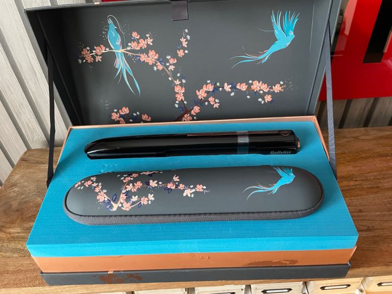 Babyliss hair straightener 9000 model brand new RRP 169.98