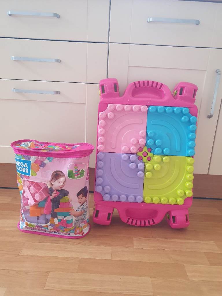 Mega Bloks Table & Bricks